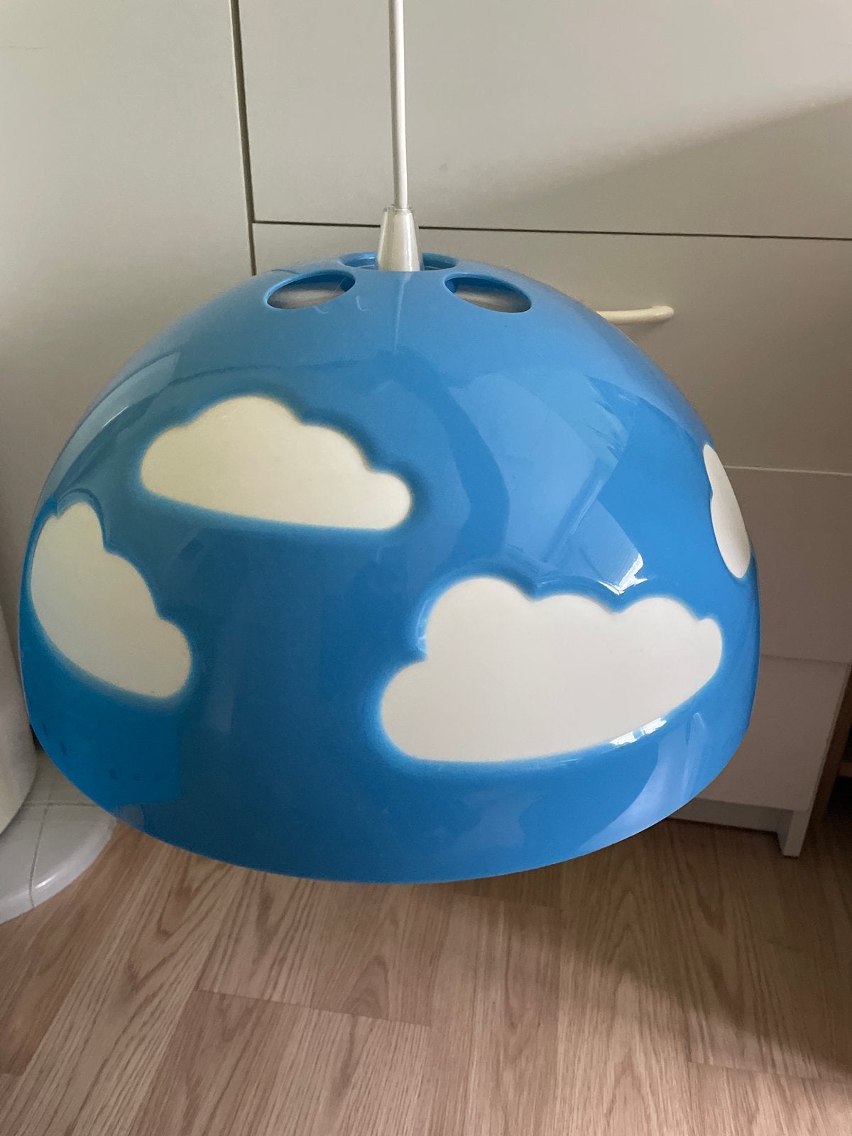 Ikea hanglamp blauw met wolkenpatroon, Huis en Inrichting, Ophalen of Verzenden, Zo goed als nieuw, Kunststof, E27 (groot)