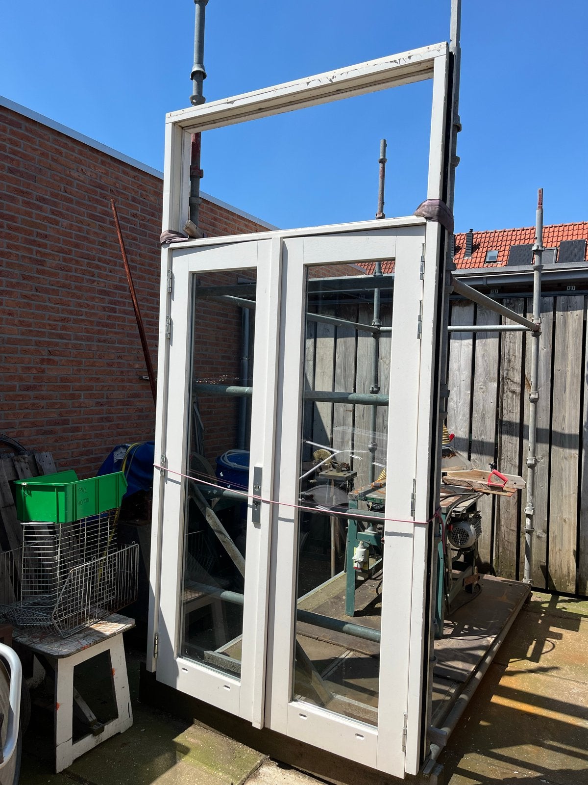 Dubbele tuindeuren met kozijn, Gebruikt, Buitendeur, 200 tot 215 cm, Hout