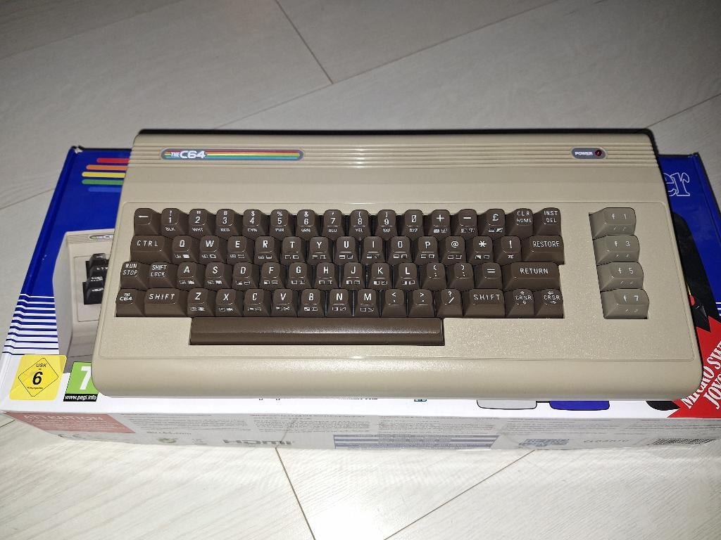 The C64 – Compleet met doos + joystick – Werkend, Ophalen of Verzenden, Commodore