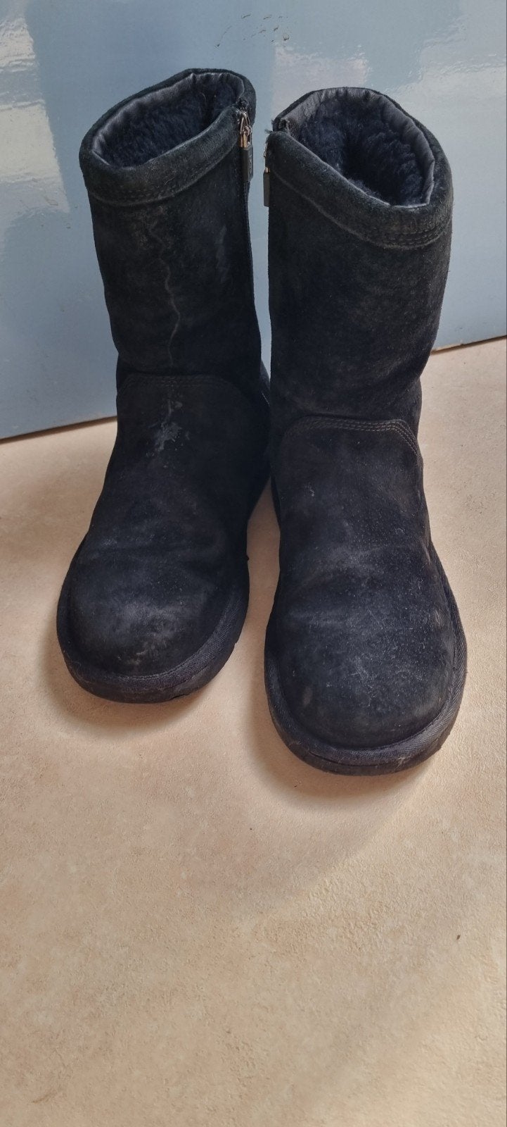 UGG maat 38, Kleding | Dames, Hoge laarzen, UGG, Zwart, Ophalen of Verzenden