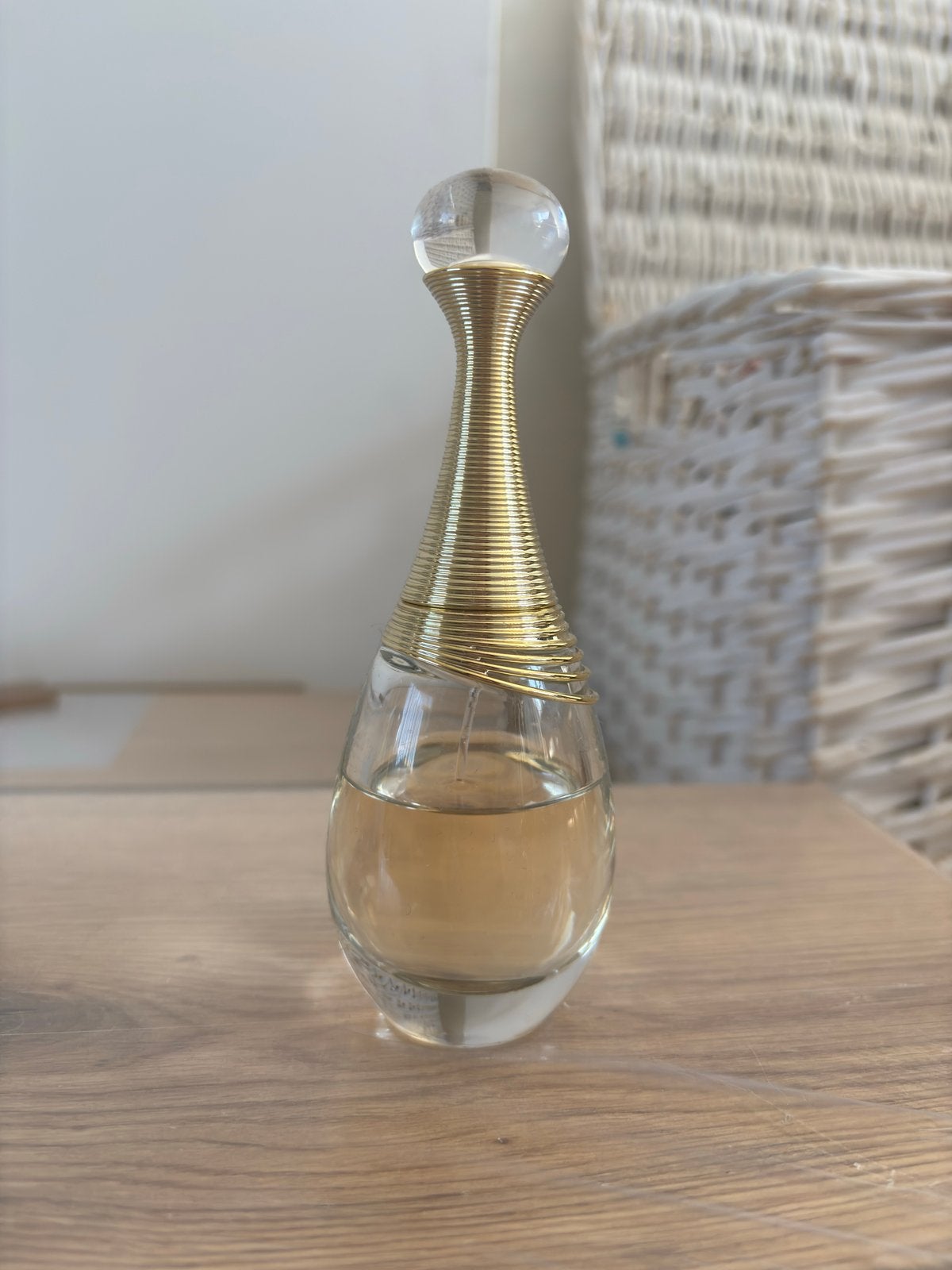 Dior J'adore Eau de Parfum - Elegant en Tijdloos, Sieraden, Tassen en Uiterlijk, Uiterlijk | Parfum, Ophalen of Verzenden, Zo goed als nieuw