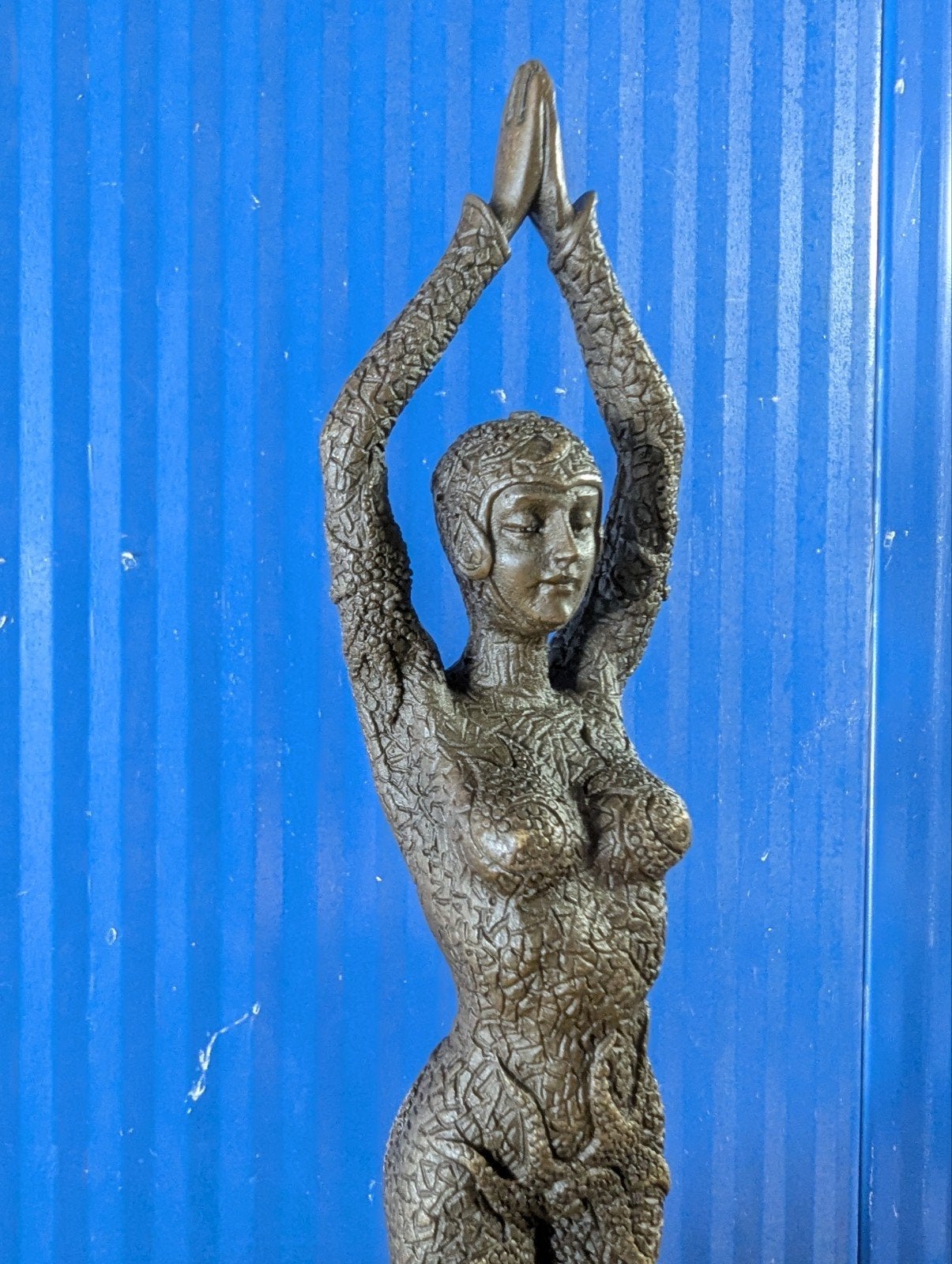 Bronzen beeld van dancerese op marmeren sokkel, Antiek en Kunst, Art deco, Ophalen of Verzenden, Brons, 20 - 50 cm
