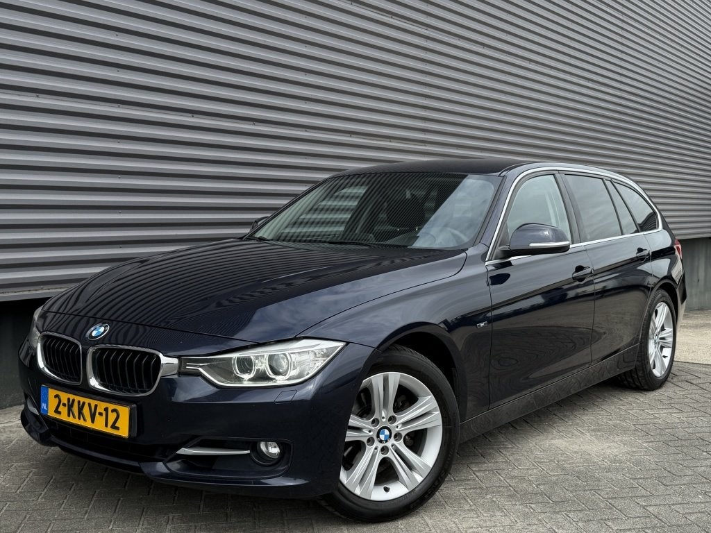 BMW 3 Serie Touring 320i 184PK Executive / Sport Edit / *NAP, Auto's, BMW, 4 cilinders, Blauw, Origineel Nederlands, Handgeschakeld