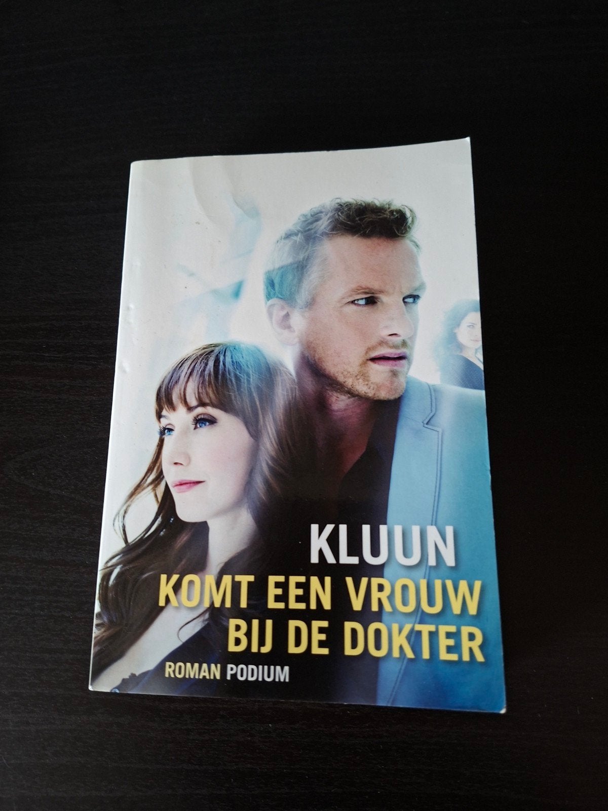 Kluun - Komt een vrouw bij de dokter (Roman Podium), Boeken, Ophalen of Verzenden, Gelezen, Kluun, Nederland