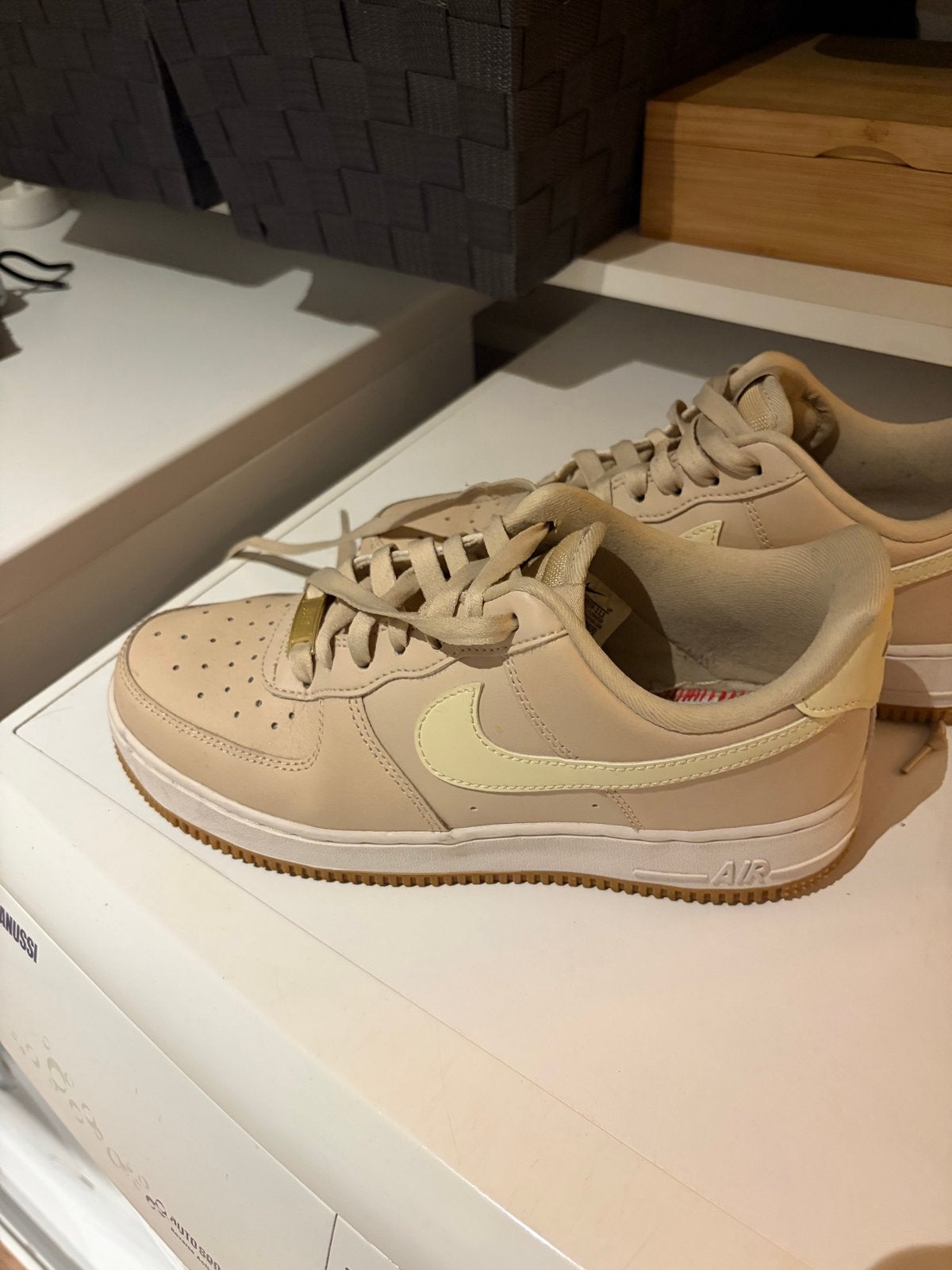 Nike Air Force 1 '07 Low - Beige/Crème, Kleding | Dames, Ophalen, Gedragen, Beige, Sneakers of Gympen