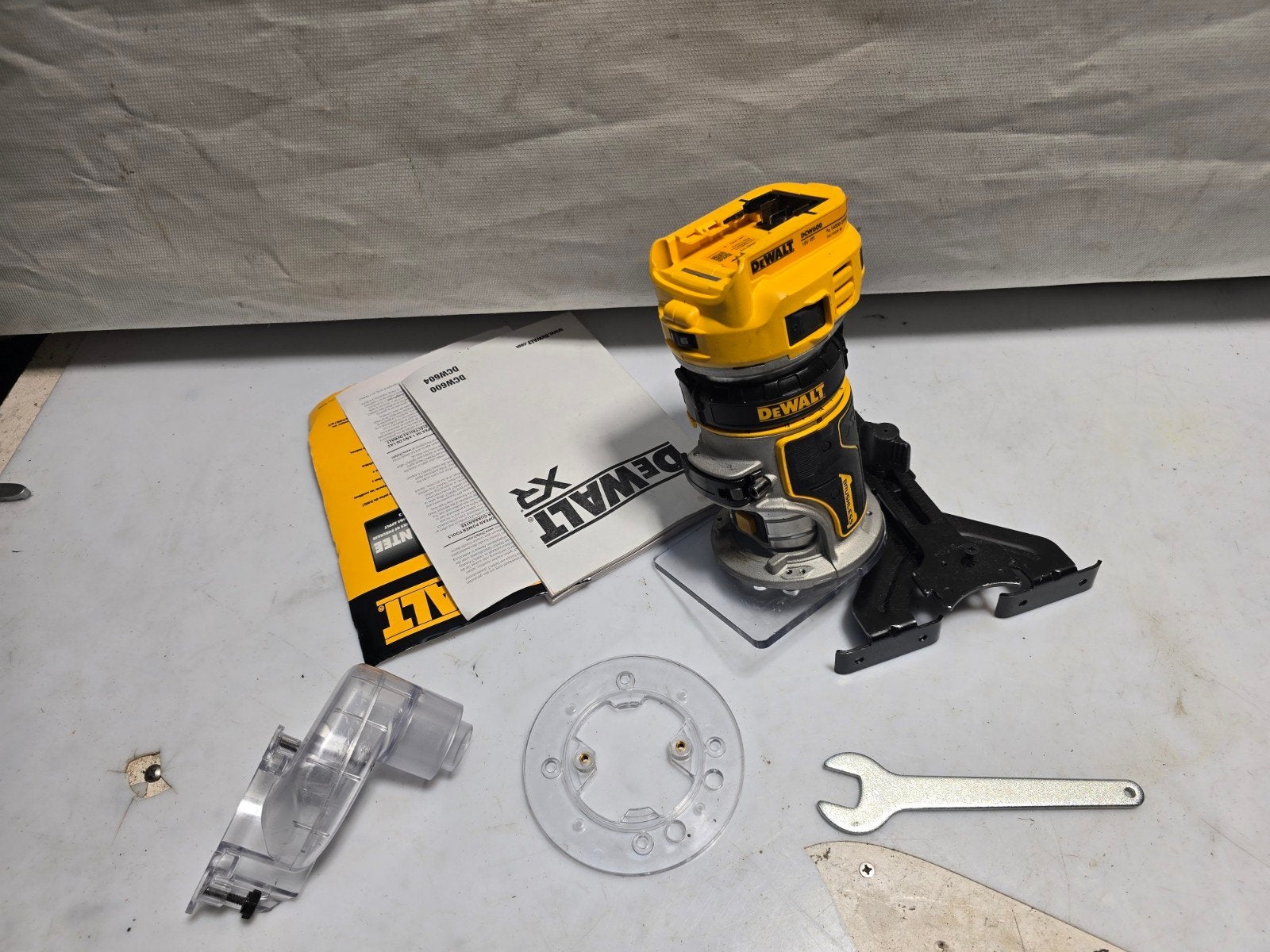 Dewalt accu kantenfreesmachine 18V body, Ophalen of Verzenden, Dewalt, N.v.t, N.v.t
