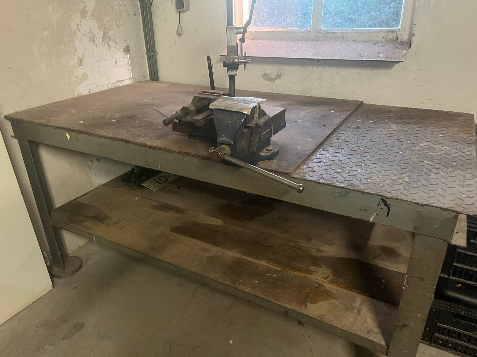 Zware degelijke werkbank zonder toebehoren, Doe-het-zelf en Verbouw, Ophalen, Gebruikt, 170 cm of meer, Bankschroef
