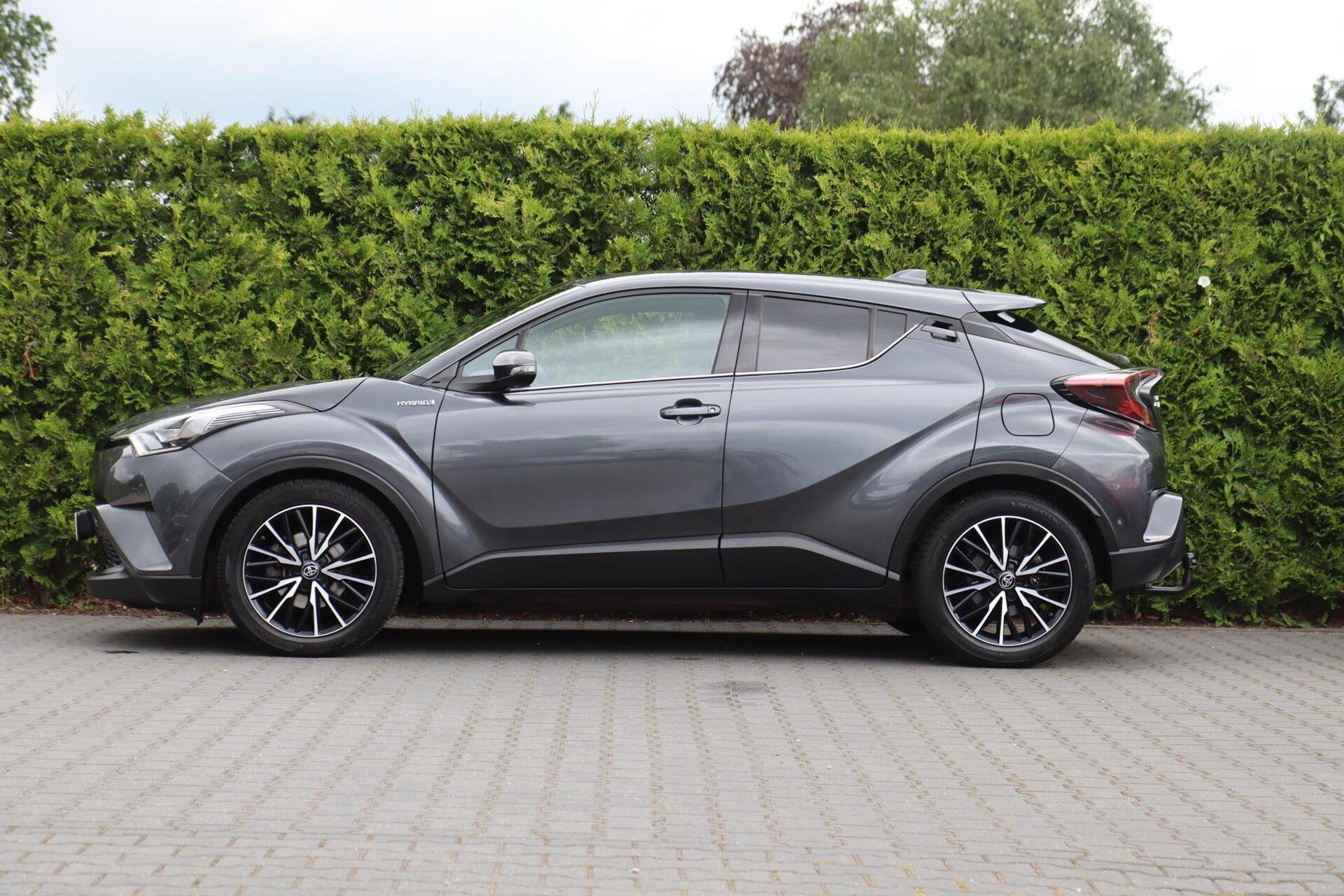 🔥 Toyota C-HR 1.8 Hybrid Plus ⚡ | CarPlay 📱 | Leder, Auto's, Dealer onderhouden, Stof, 4 cilinders, 122 pk