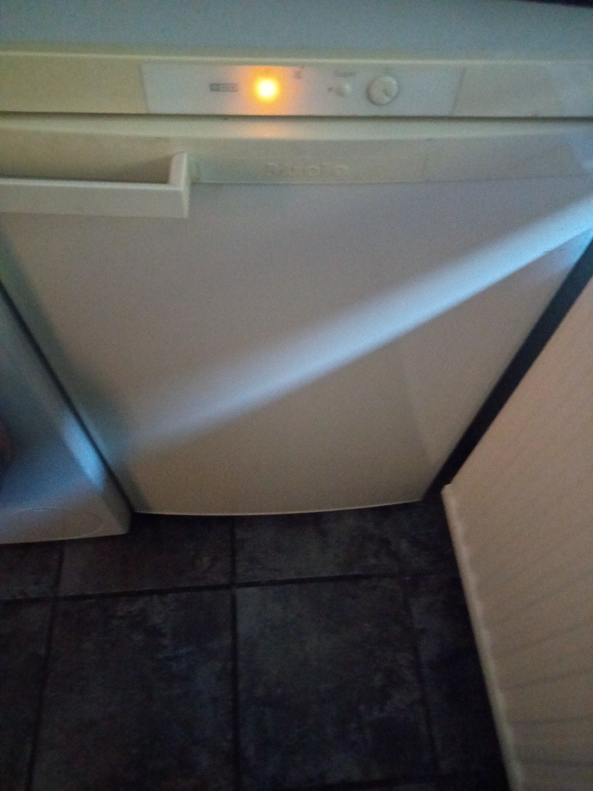 Miele diepvriezer Gebruikt, maar in goede staat, Gebruikt, 60 cm of meer, Ophalen of Verzenden, Vrijstaand