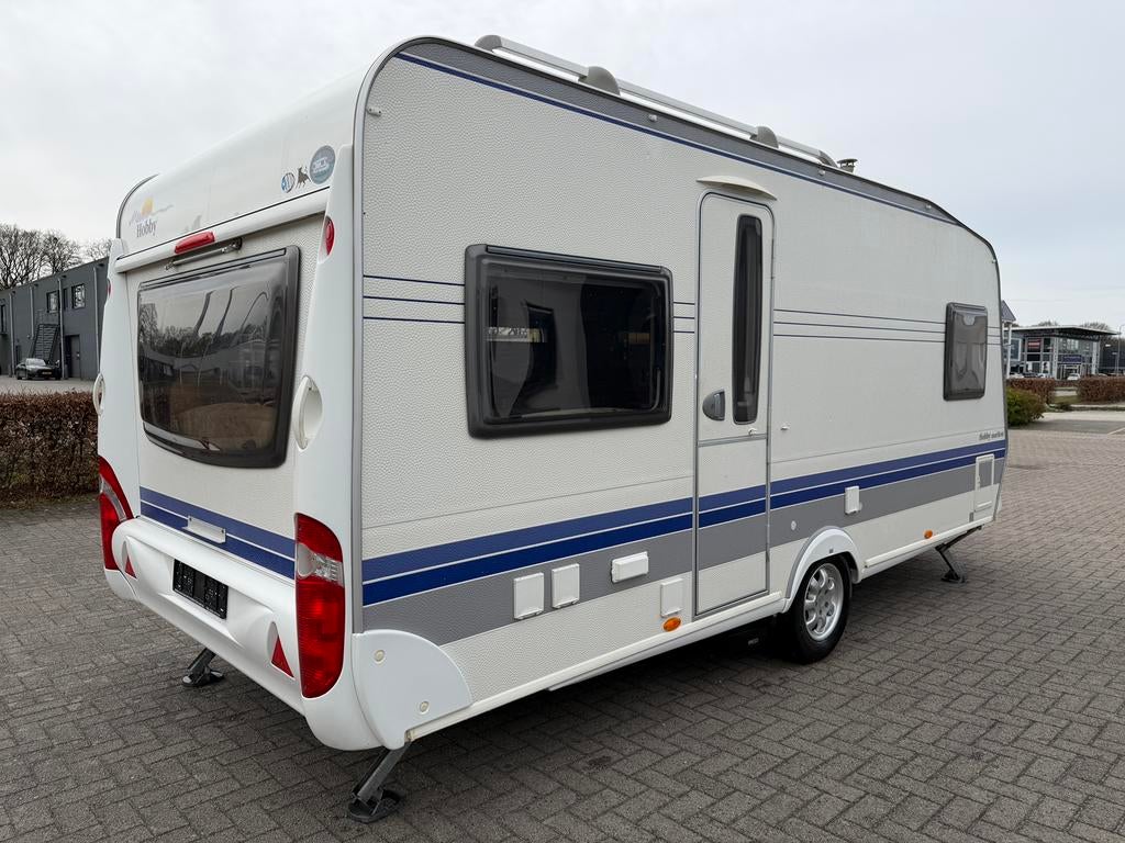 Hobby 495 2008! AIRCO! MOVER! NIEUWSTAAT! CARAVANCHECK!, Vast bed, Rondzit, Hobby, Particulier