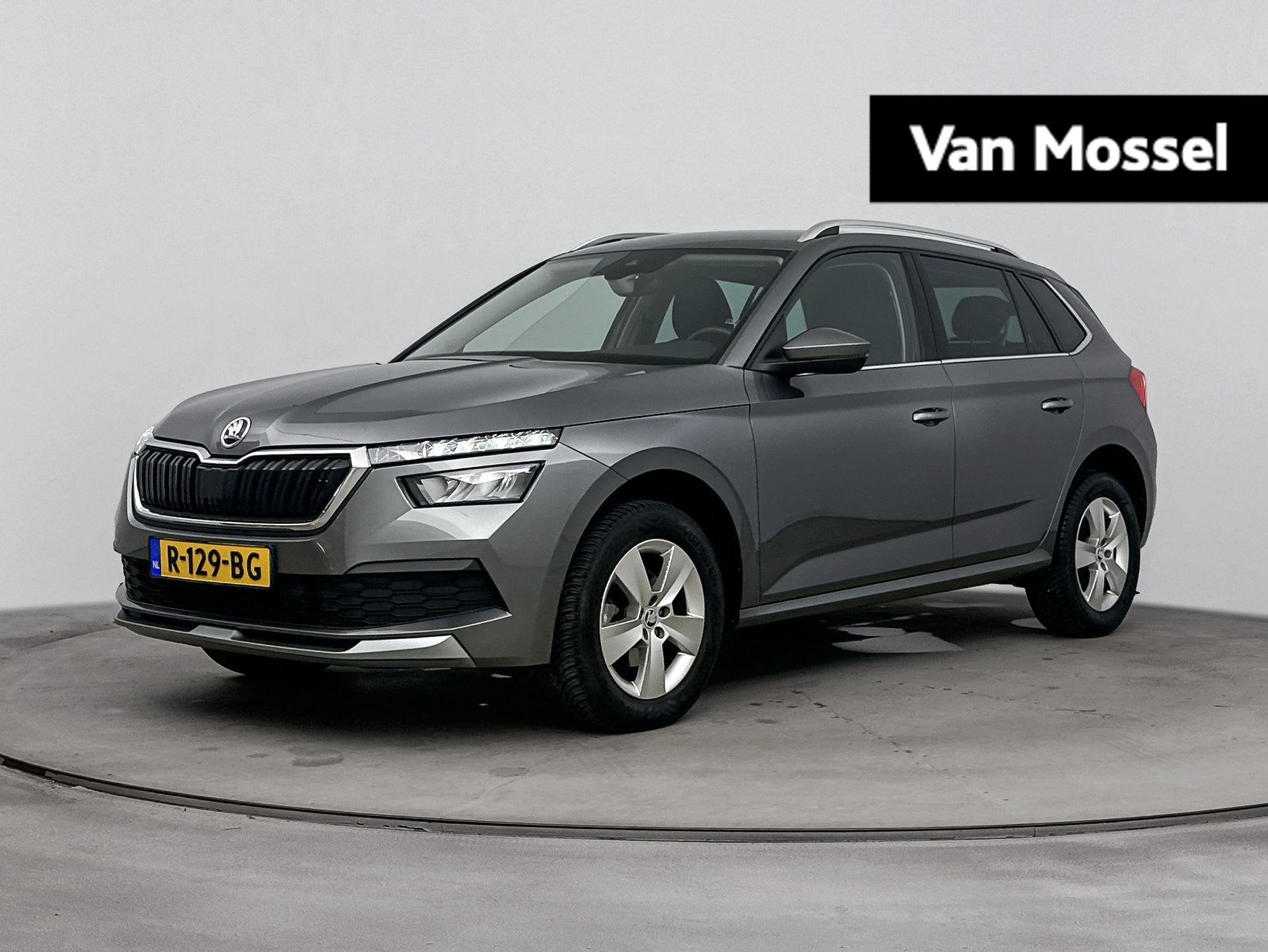 Skoda Kamiq 1.0 TSI Ambition 110PK | Automaat | Navigatie |, Auto's, Stof, Gebruikt, Origineel Nederlands, 630 kg