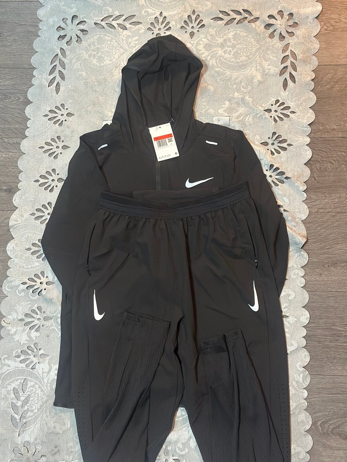 Nike Trainingspak Zwart - Nieuw met labels, Kleding | Heren, Sportkleding, Fitness, Maat 48/50 (M), Zwart, Nieuw