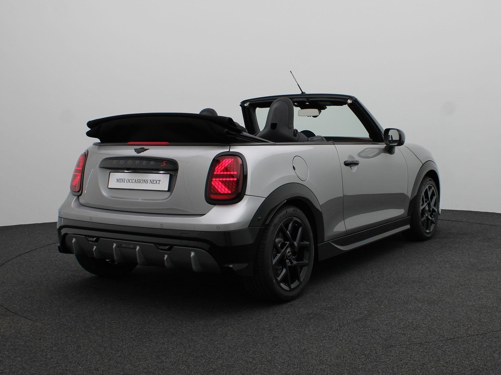 MINI Cabrio Cooper S John Cooper Works + Pakket L, Auto's, Mini, 1998 cc, 15 km/l, 4 cilinders, 4 stoelen