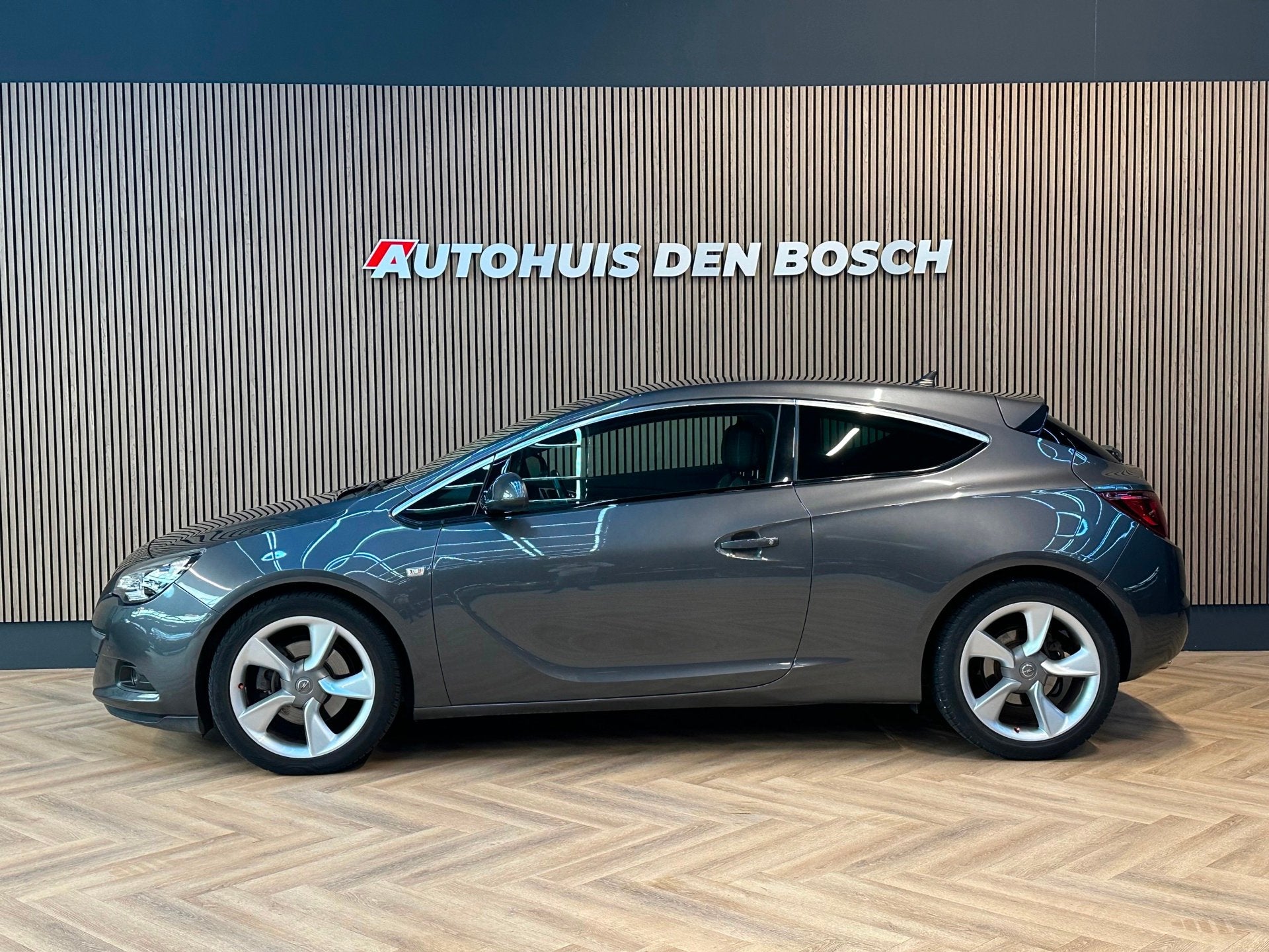 Opel Astra GTC 1.4 Turbo Sport, Auto's, Voorwielaandrijving, Gebruikt, 4 cilinders, 700 kg