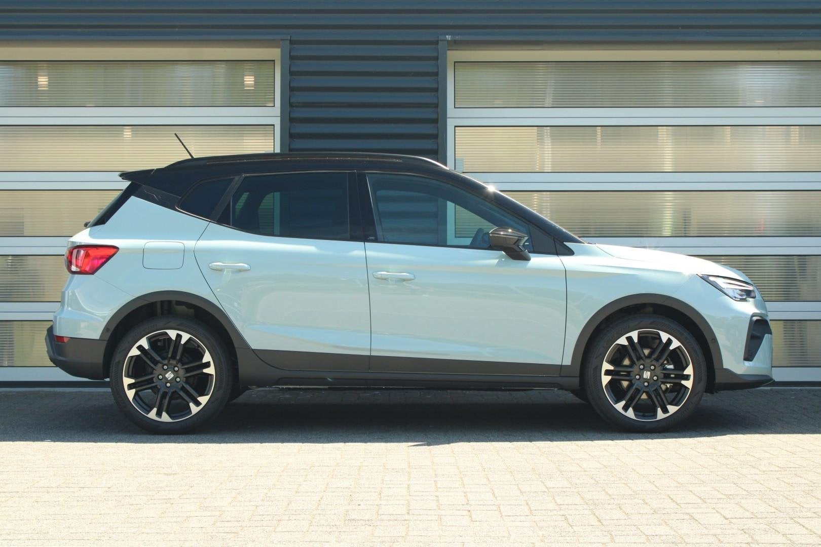 SEAT Arona 1.0 EcoTSI 95pk FR Business Connect | Voorstoelen, Auto's, Voorwielaandrijving, 12 maanden, Stof, 95 pk