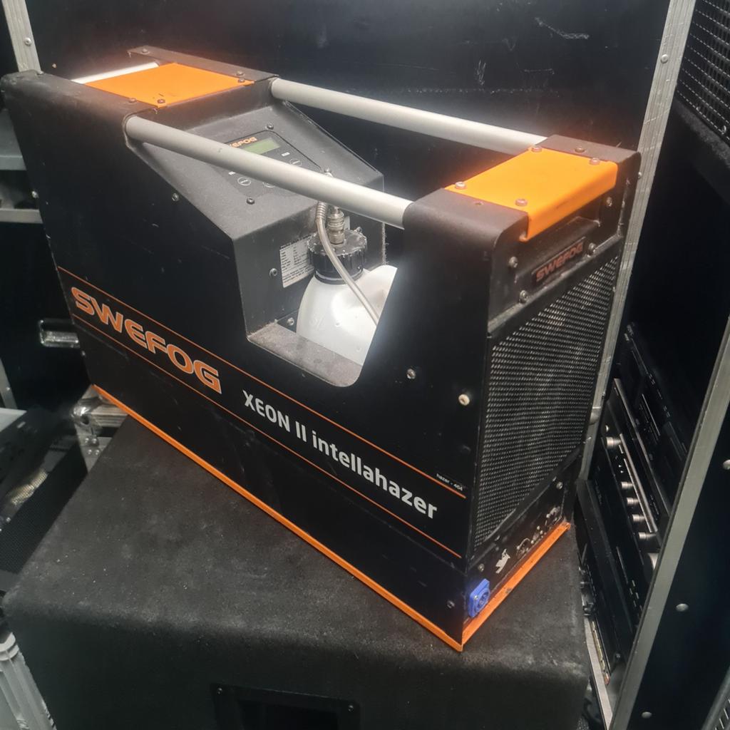 SWEFOG xeon II intellahazer  2x   defect !!, Ophalen of Verzenden, Rookmachine