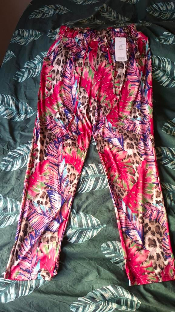 NIEUW!! Fleurige broek van Magna, maat 44/46, Kleding | Dames, Grote Maten, Verzenden, Nieuw, Magna, Roze