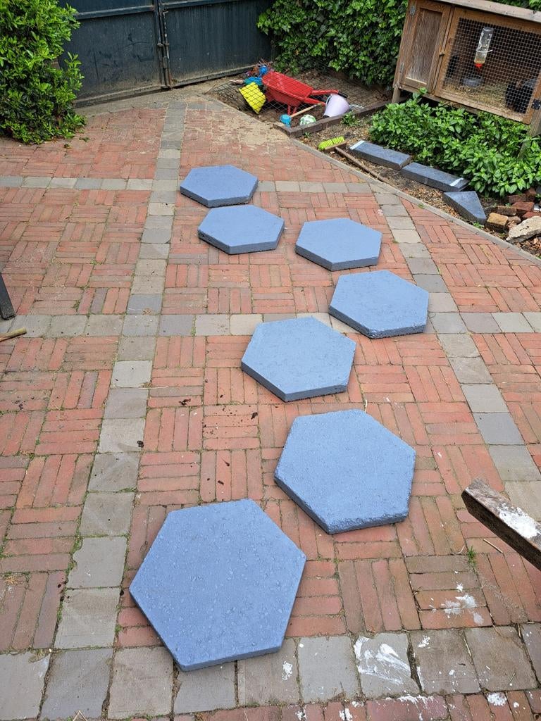 Grijze zeskantige stapstenen / staptegels hergebruik., Tuin en Terras, Tegels en Klinkers, Ophalen, Gebruikt, Beton, Terrastegels