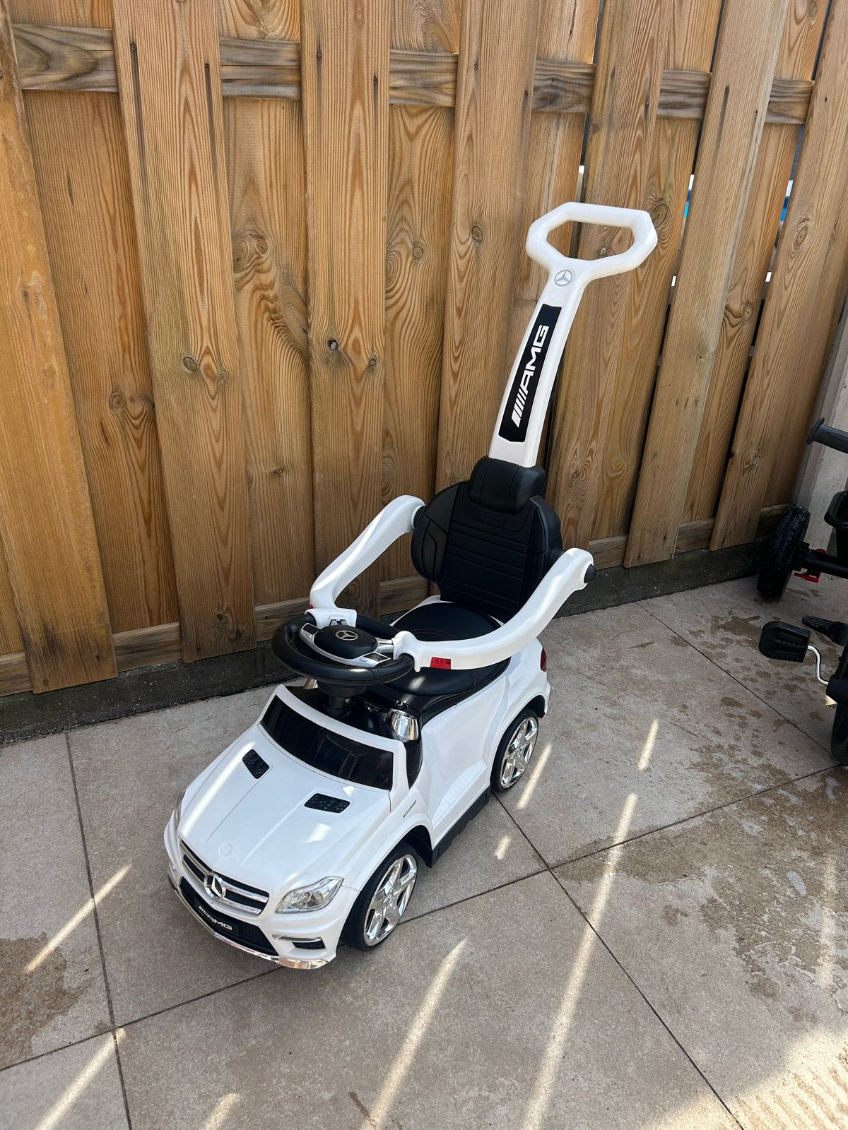 Loopauto Mercedes met geluid, Kinderen en Baby's, Speelgoed | Speelgoedvoertuigen, Ophalen, Zo goed als nieuw