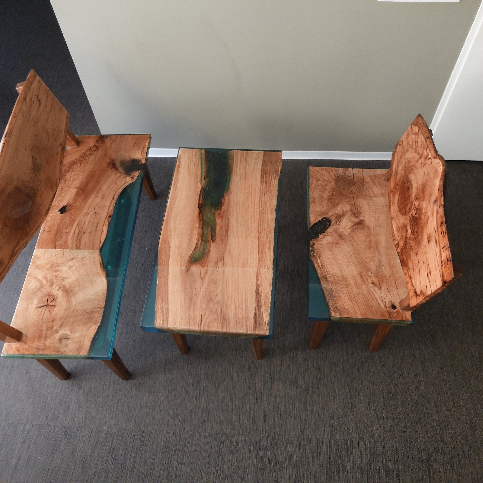 Unieke houten stoelen en tafel met epoxyhars, Ophalen, Nieuw