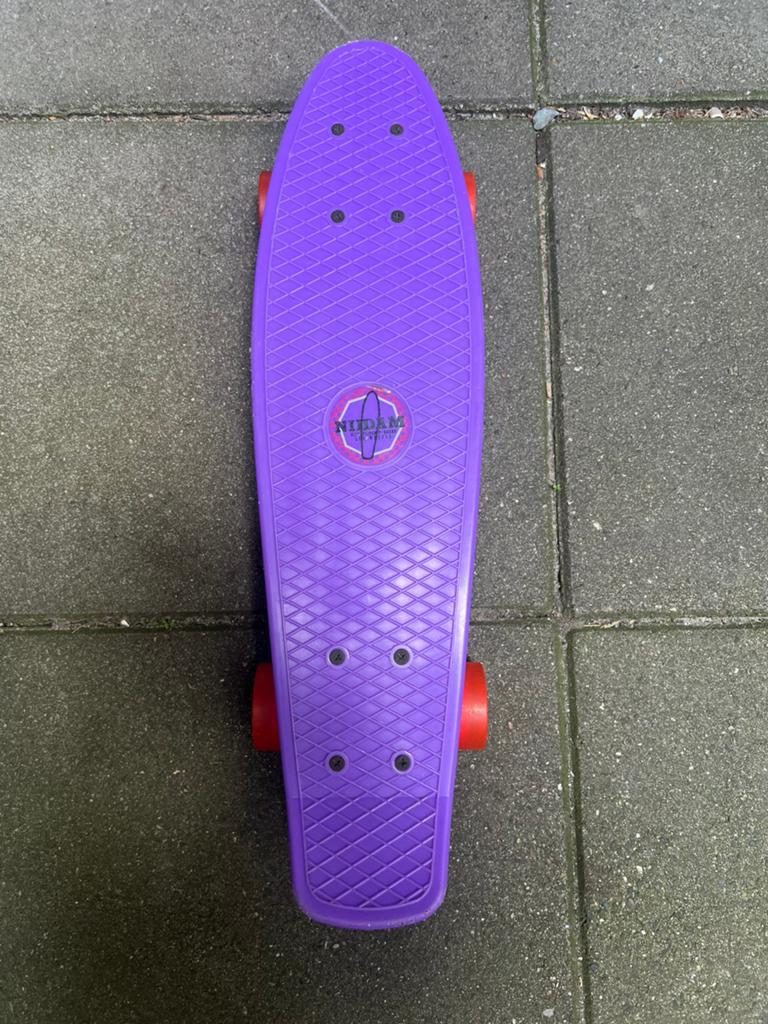 Paars skateboard met rode wielen, Ophalen of Verzenden, Gebruikt, Skateboard
