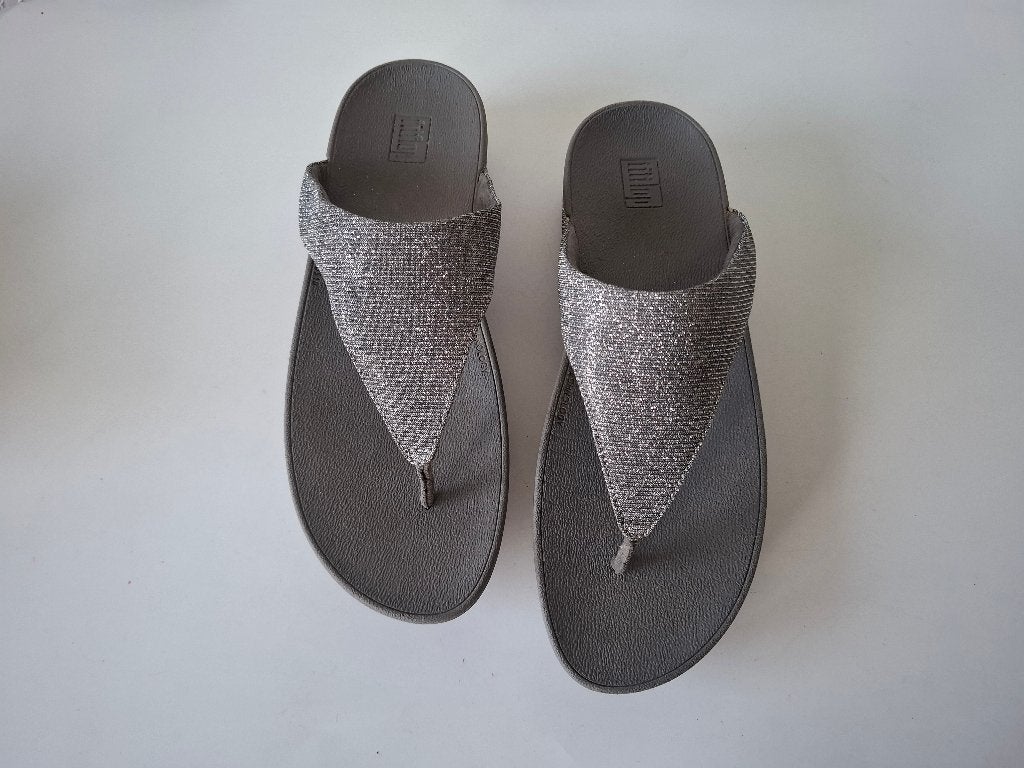 Fitflop maat 42 metallic grijs zilver zilveren slippers ZGAN, Slippers, Overige kleuren, Verzenden, Zo goed als nieuw