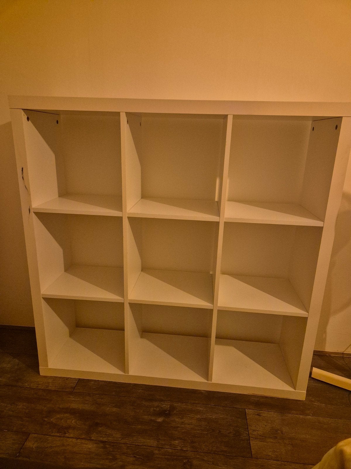 Witte vakkenkast met 12 vakken, Ophalen, Met plank(en), Gebruikt, 100 tot 150 cm