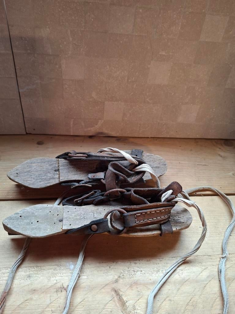 Antieke houten schaatsen - Decoratief retro item, Ophalen of Verzenden, Gebruikt, Overige typen, Overige merken
