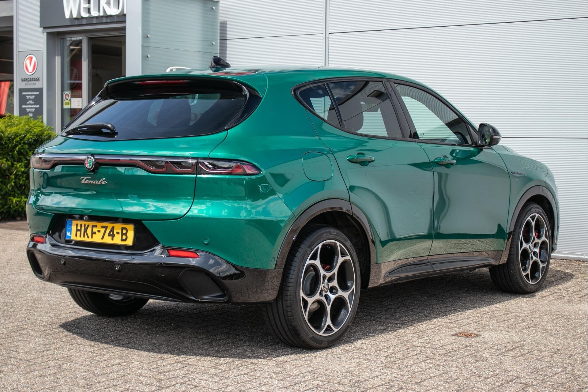 Alfa Romeo Tonale 1.5T Hybrid Veloce - Leer | Stoel+stuurver, Auto's, Gebruikt, 4 cilinders, 700 kg, 160 pk