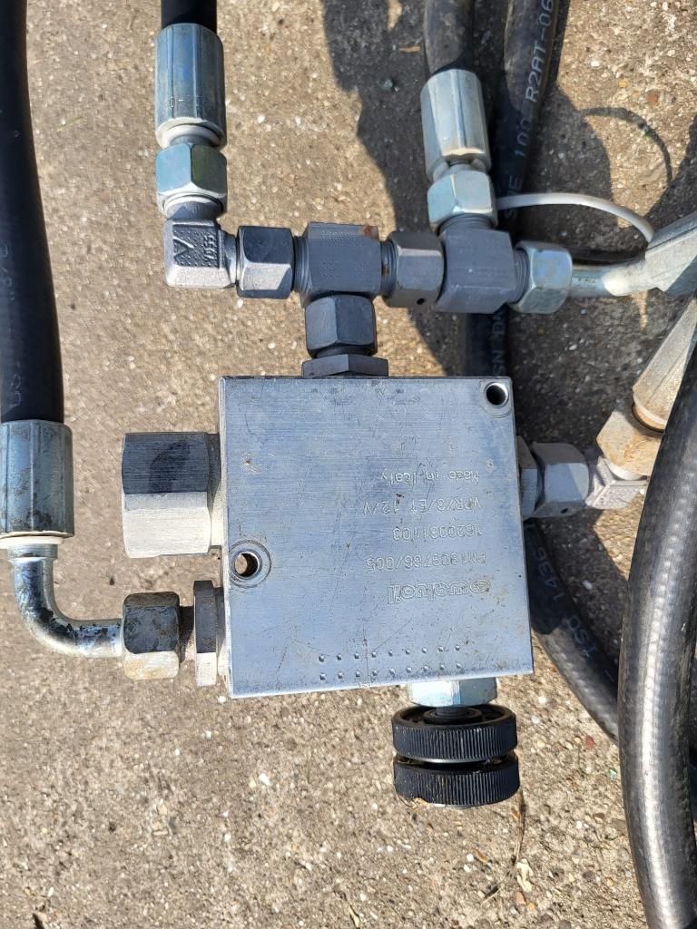Hydraulisch verdeelblok COMATROL, Ophalen, Zo goed als nieuw