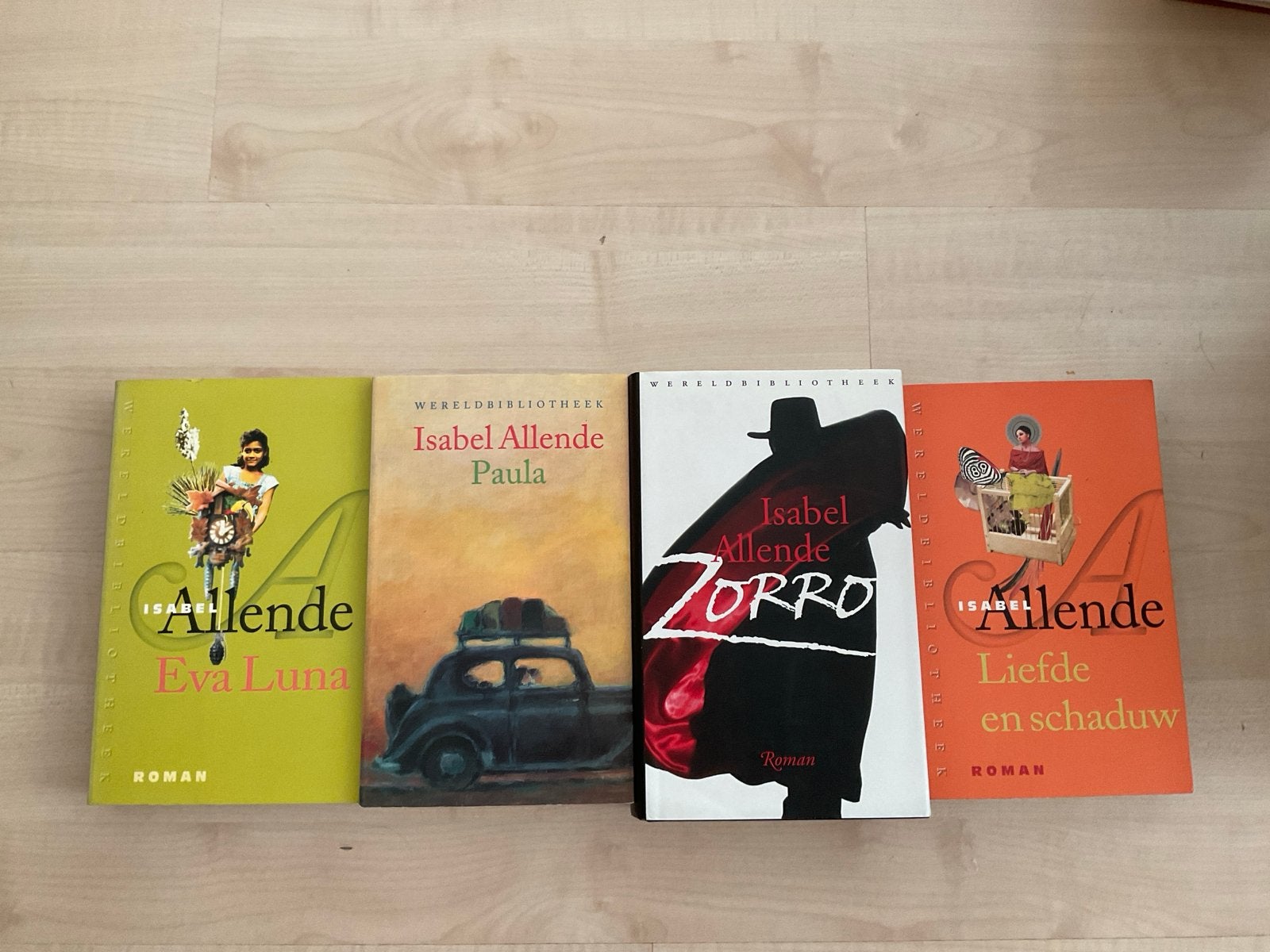 4 boeken van Isabel Allende: Eva Luna, Paula, Zorro, Liefde, Ophalen of Verzenden, Gelezen, Europa overig