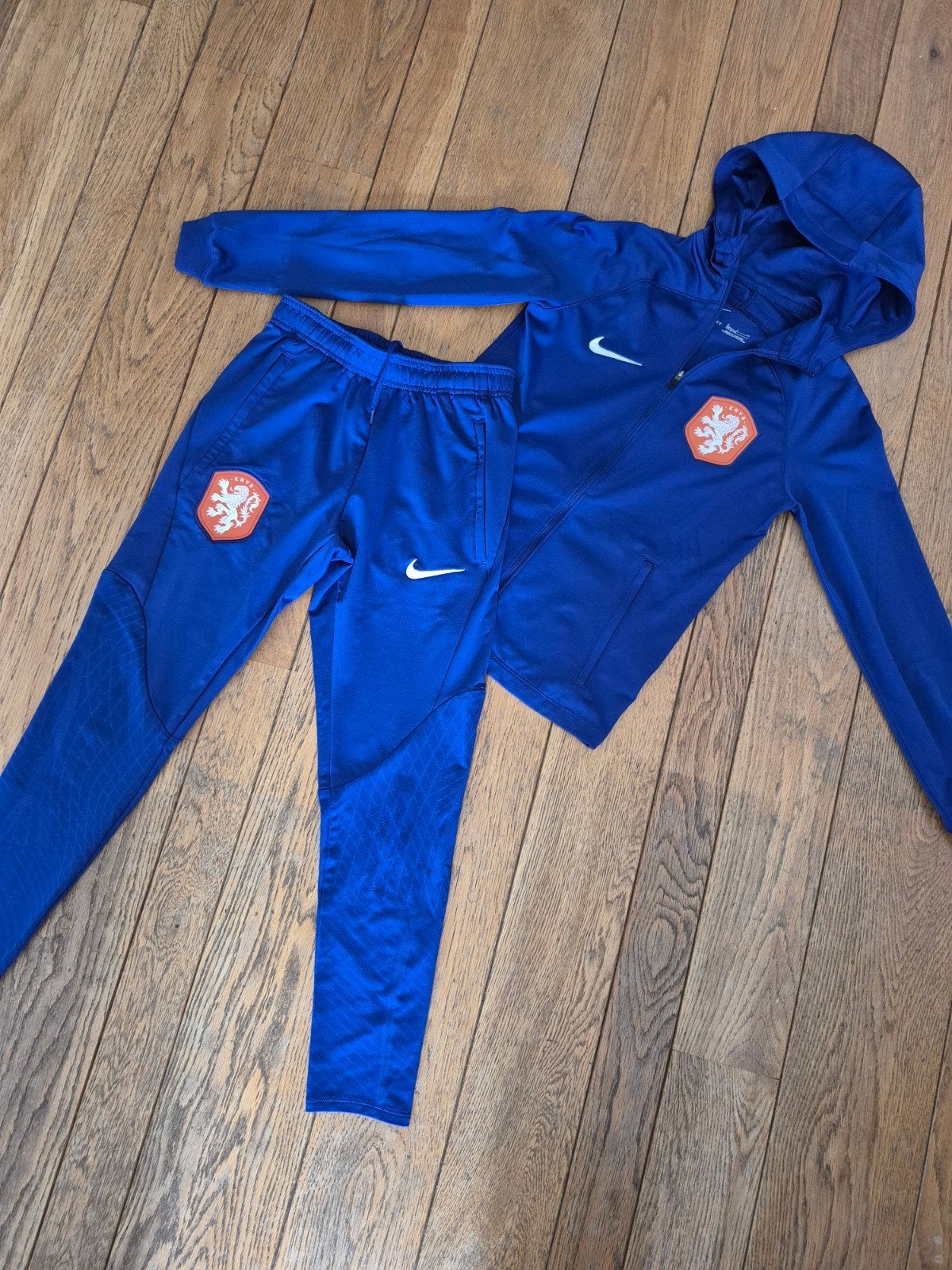 Nederlands elftal trainingspak, Kinderen en Baby's, Kinderkleding | Maat 128, Ophalen of Verzenden, Jongen of Meisje, Sport- of Zwemkleding