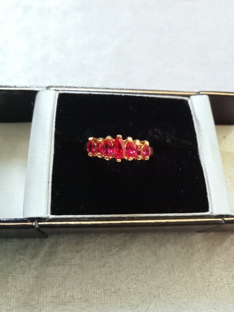 Mooie Goud Doublé Ring met Swarovski Kristallen - Robijn, Sieraden, Tassen en Uiterlijk, Verzenden, Zilver, Ring, Verguld