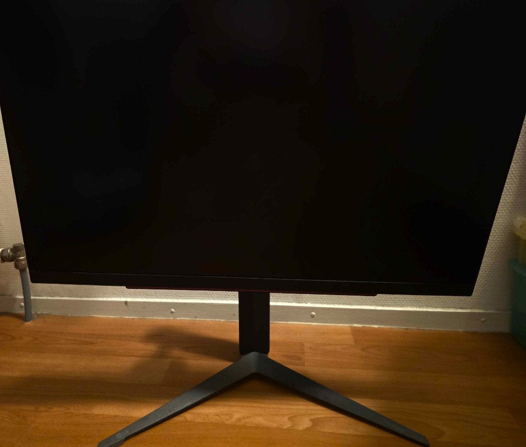 LG UltraGear 27GR93U-B 4K 144Hz – DEFECT – voor onderdelen, IPS, 101 t/m 150 Hz, Ultra HD (4K), Hoofdtelefoonaansluiting