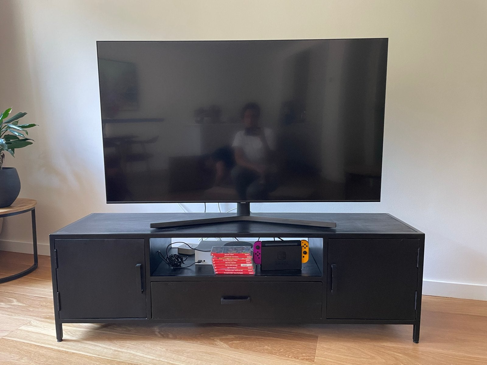 Industriële TV-meubel zwart mango hout met metalen frame, Ophalen, Gebruikt, 100 tot 150 cm, Minder dan 100 cm