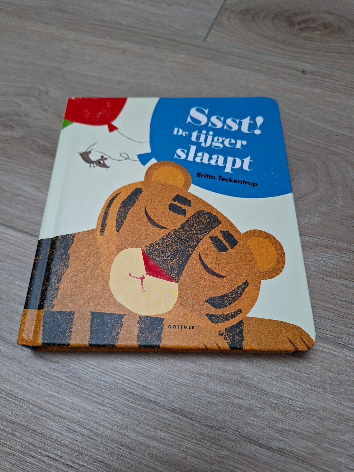 Britta Teckentrup - Ssst! De tijger slaapt, Boeken, 3 tot 4 jaar, Ophalen of Verzenden, Zo goed als nieuw, Uitklap-, Voel- of Ontdekboek