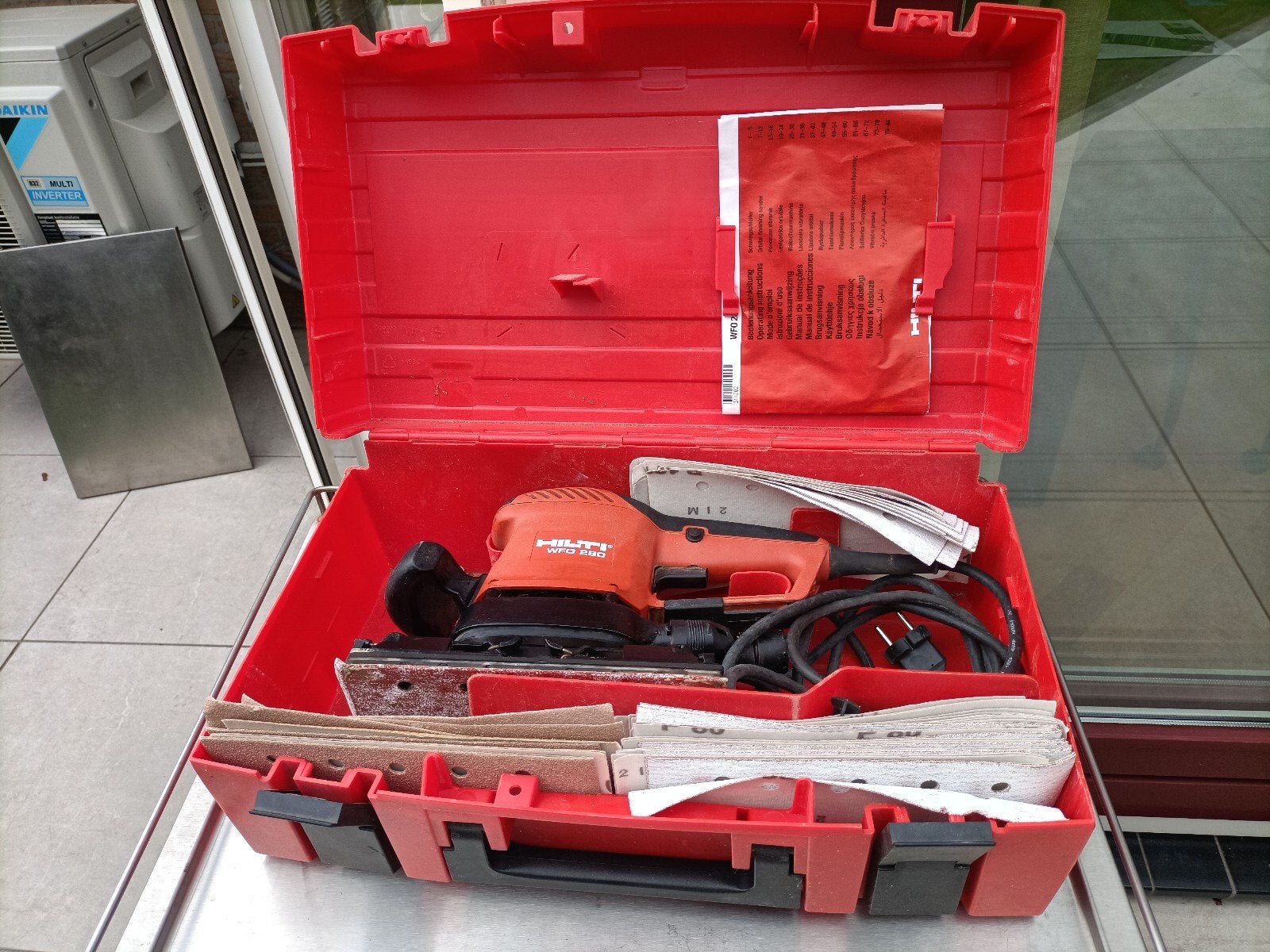 Hilti WFO 280 Vlakschuurmachine met koffer, Ophalen of Verzenden, Gebruikt, Minder dan 600 watt, Vlakschuurmachine