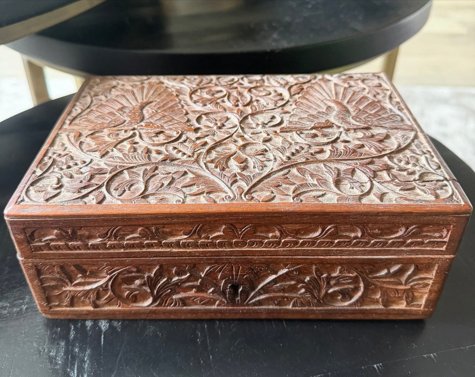 Vintage Handgesneden Houten Kistje met Pauwen Reliëf, Ophalen of Verzenden