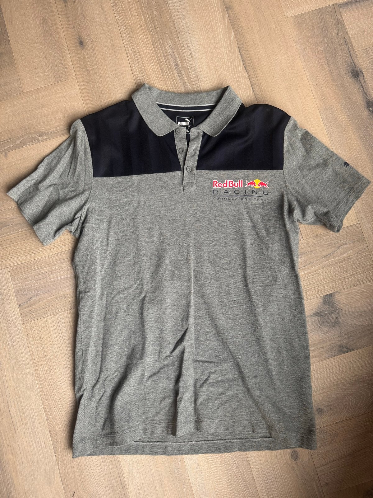 Puma Red Bull Racing F1 Team Polo - Maat M, Ophalen of Verzenden, Zo goed als nieuw, Maat 48/50 (M), Grijs