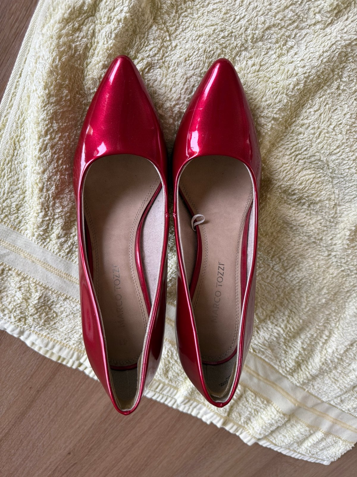 Marco Tozzi rode pumps met hakhoogte 10 cm, zgan, Kleding | Dames, Pumps, Ophalen of Verzenden, Zo goed als nieuw, Rood