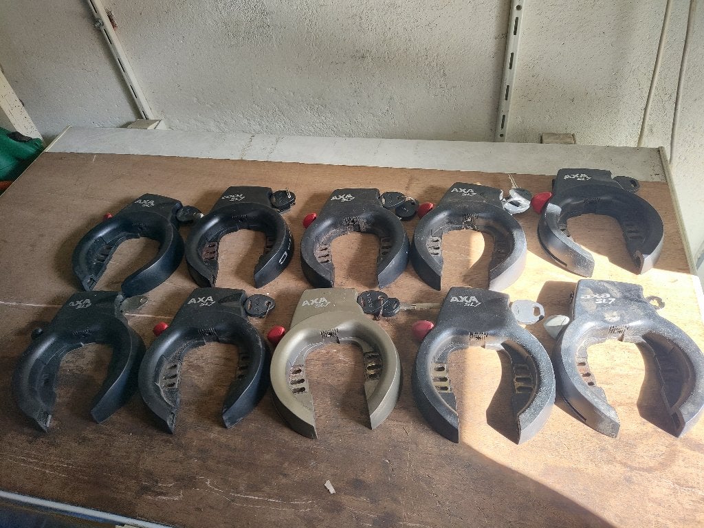 10 stuks AXA SL7 en SL9 ringsloten  RIJS IS VAST, Ophalen, Gebruikt, Ringslot