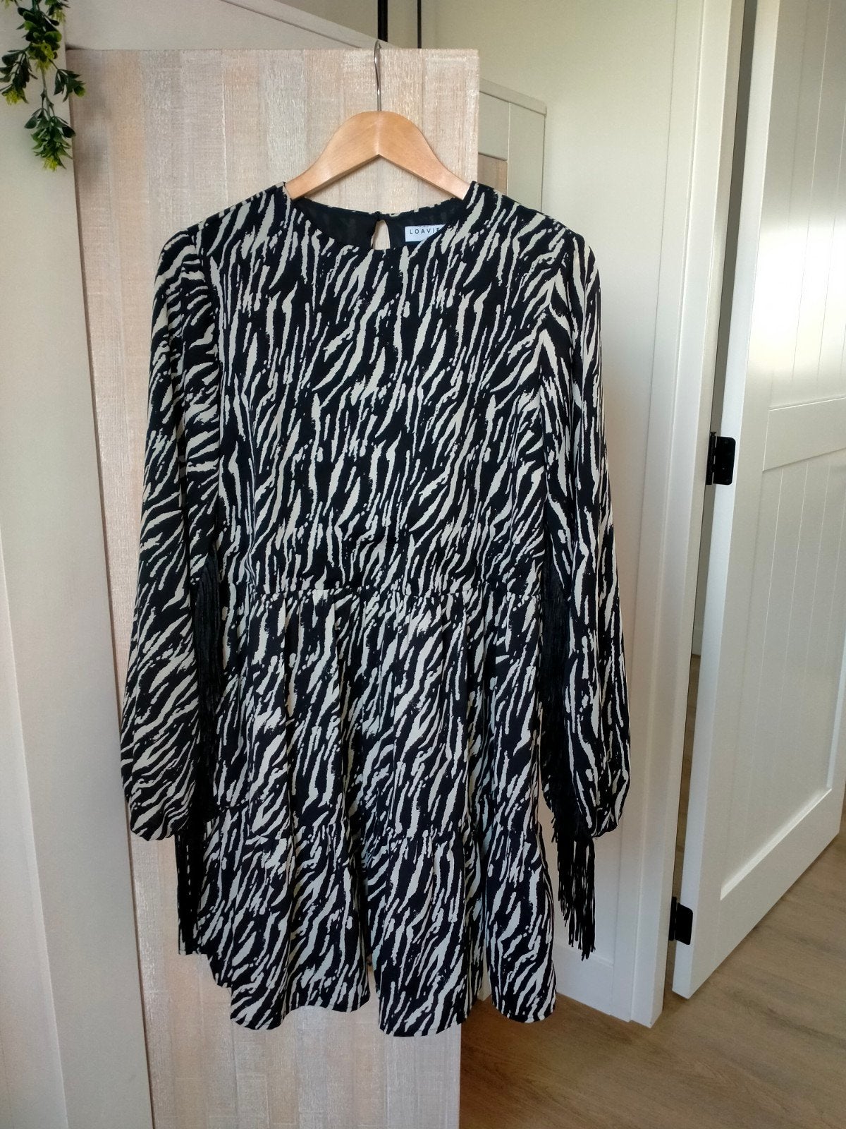 Loavies jurk met zebraprint en franjes - Maat M, Maat 38/40 (M), Zwart, Ophalen of Verzenden, Boven de knie