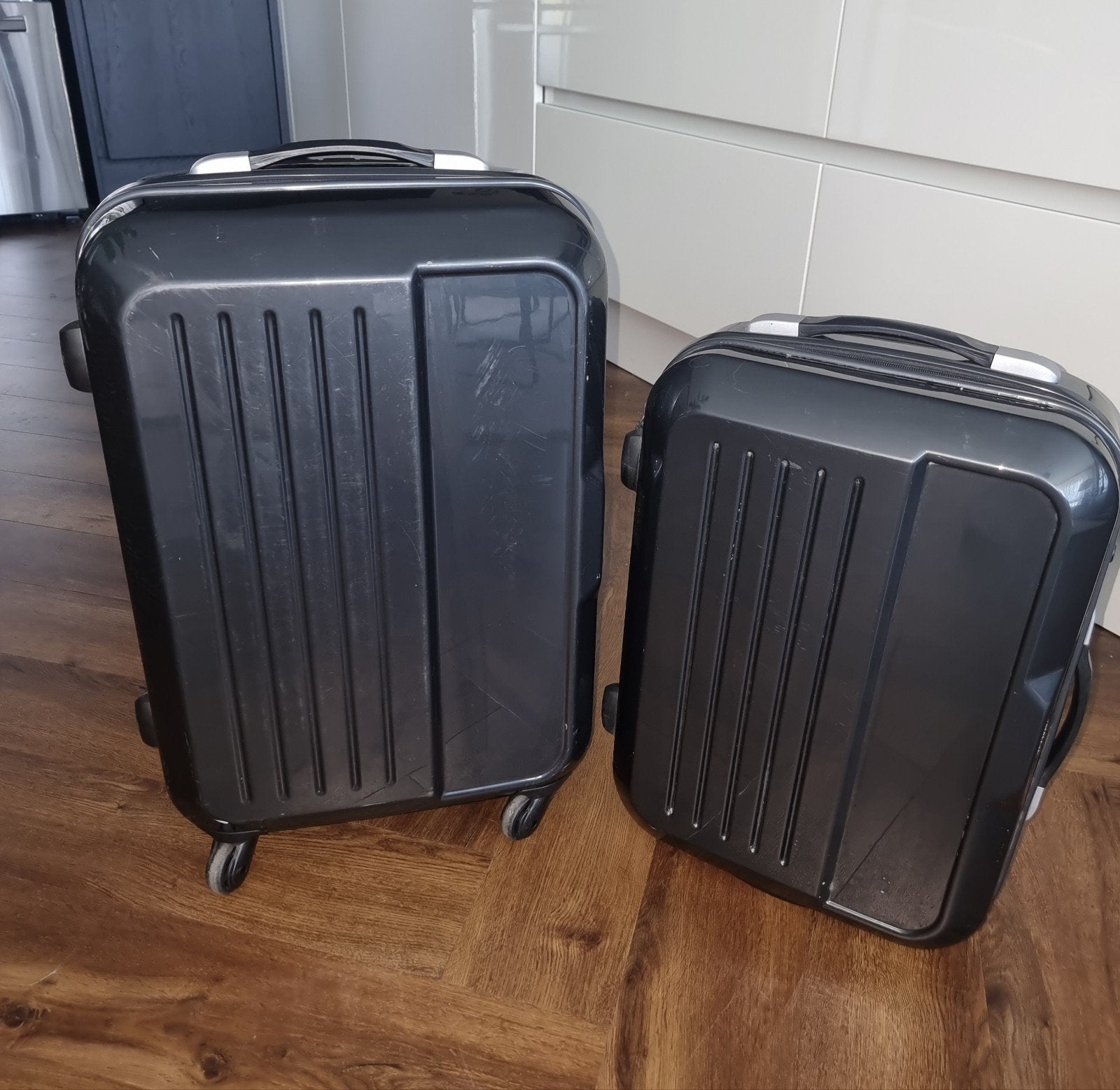 Set van 2 Samsonite koffers - Hard kunststof, Gebruikt, Hard kunststof, 45 tot 55 cm, Wieltjes
