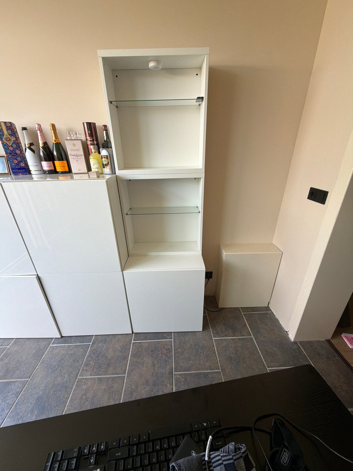 Gratis af te halen Ikea Besta, Ophalen, Met plank(en), Minder dan 50 cm, Gebruikt
