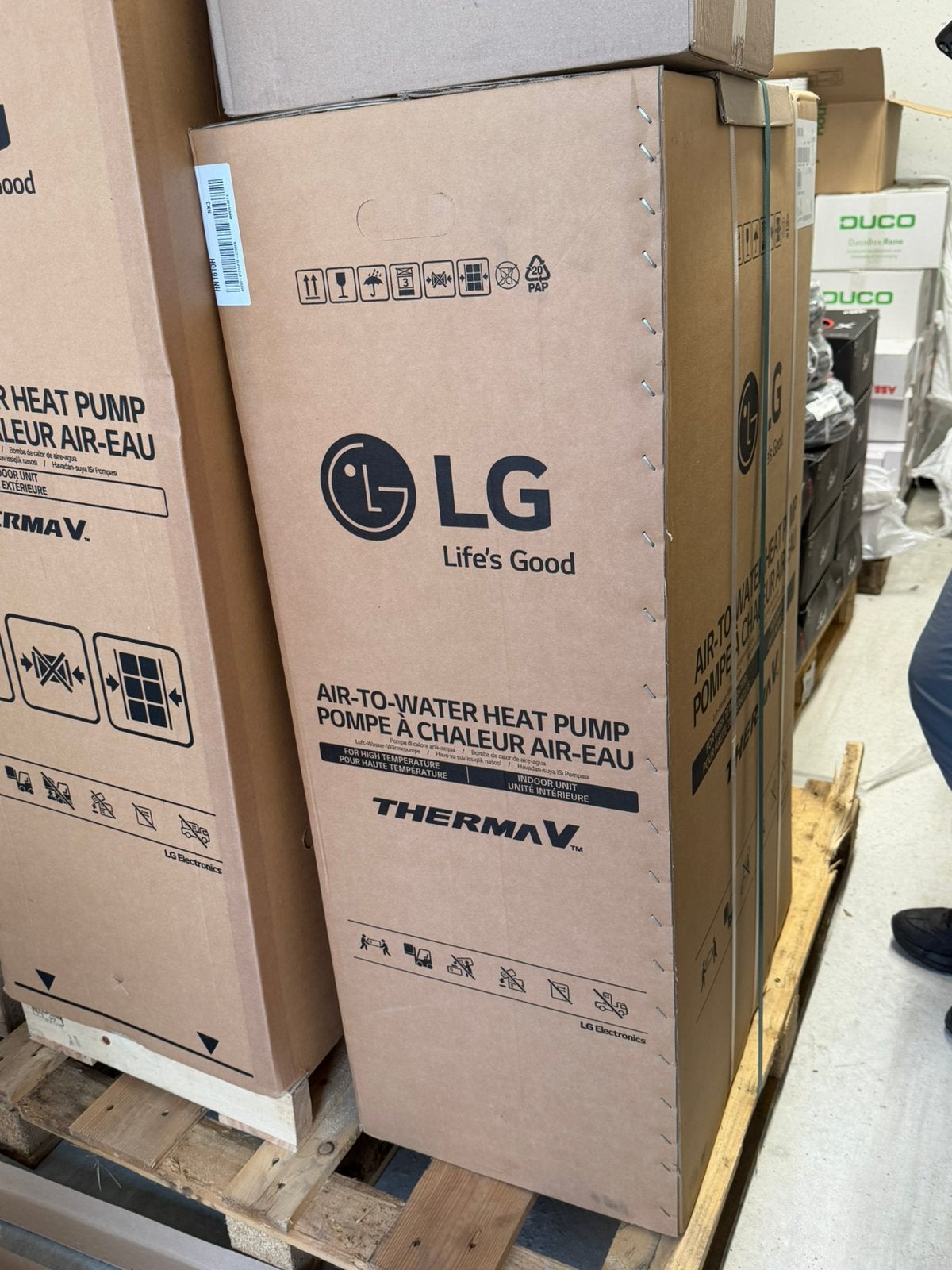 LG THERMA V HT Split Warmtepomp 16kW HU161HA.U33-HN1610H, Ophalen of Verzenden, Zo goed als nieuw, Minder dan 5 meter