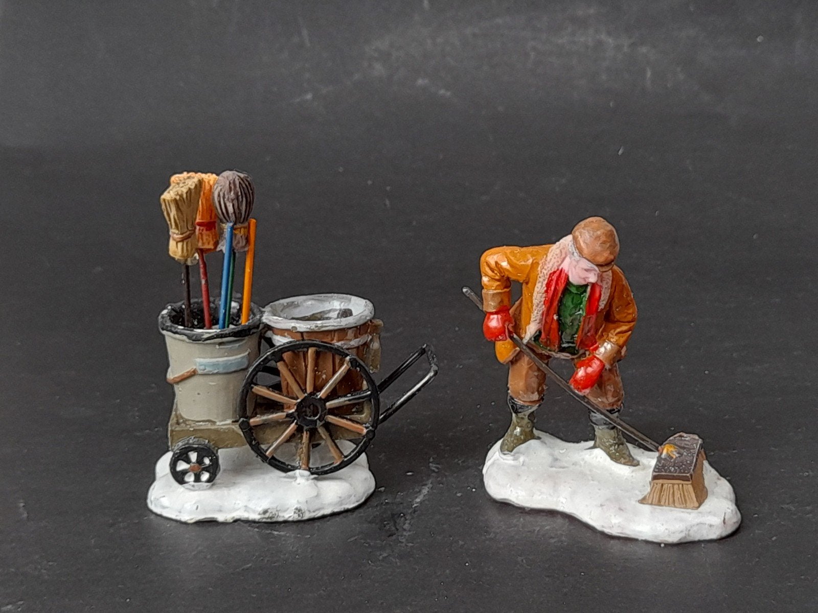 lemax kerst figuur f39 kerstdorp kersthuisjes, Verzenden
