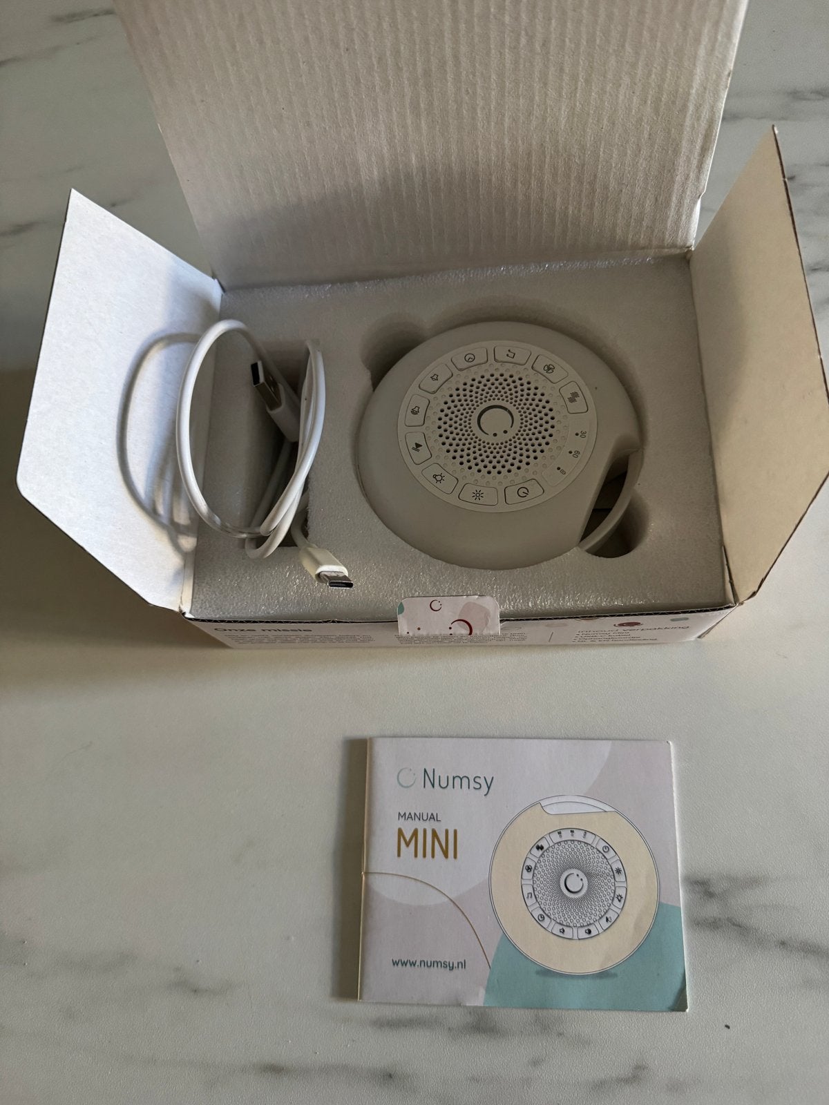 Numsy Mini Slaaptrainer / White Noise Machine, Ophalen of Verzenden, Zo goed als nieuw