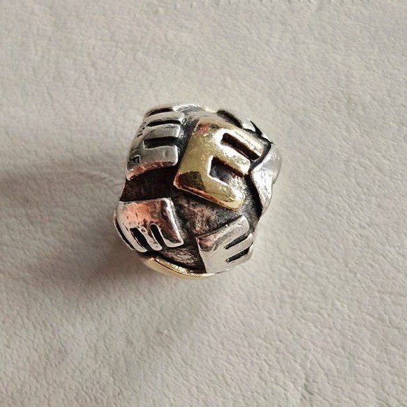 Letterbedel E met 14kt goud, Sieraden, Tassen en Uiterlijk, Bedels, Ophalen of Verzenden, Zo goed als nieuw, Goud, Pandora