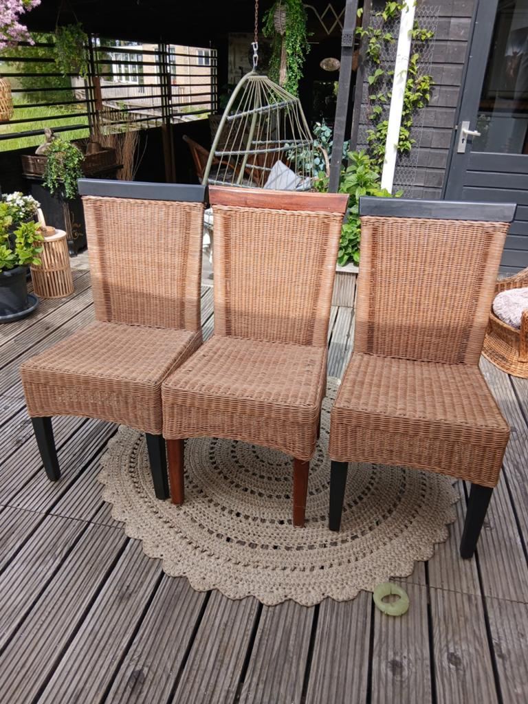 Rotan stoelen 3 stuks, Huis en Inrichting, Stoelen, Ophalen, Bruin, Twee