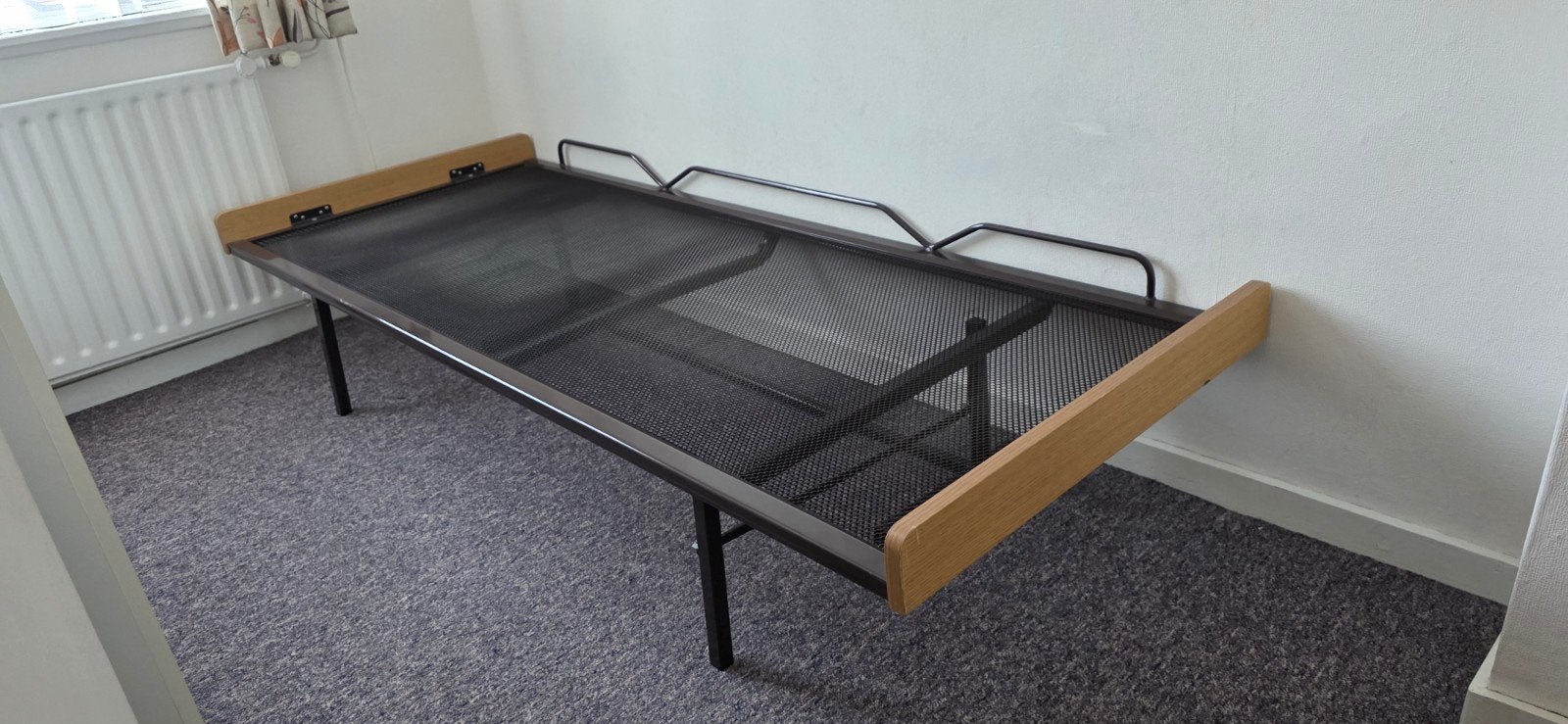 Kuperus opklapbed met z.g.a.n. matras, Huis en Inrichting, Ophalen, Eenpersoons, Bruin, Zo goed als nieuw